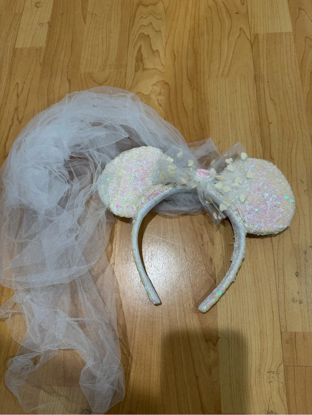 Disney Minnie Mouse Ear bridal Headband with Veil - White